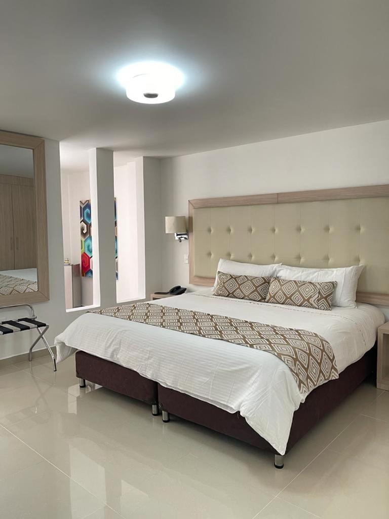 Hotel Juan Maria Тулуа Екстер'єр фото