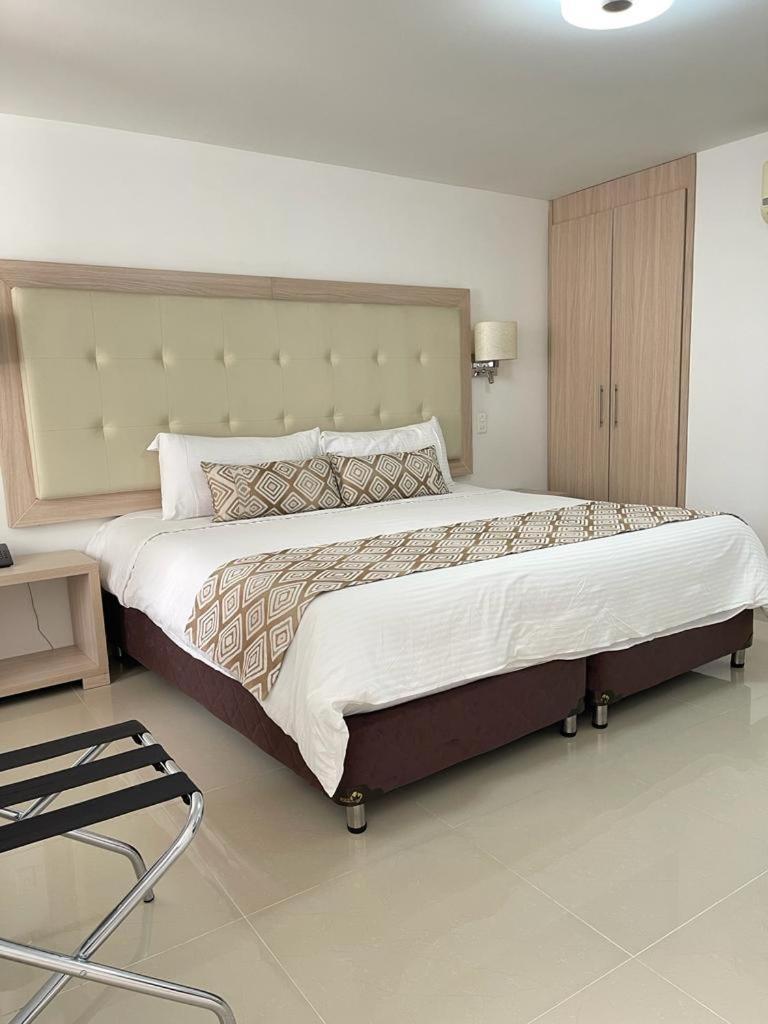 Hotel Juan Maria Тулуа Екстер'єр фото