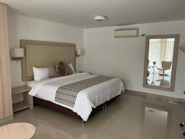 Hotel Juan Maria Тулуа Екстер'єр фото