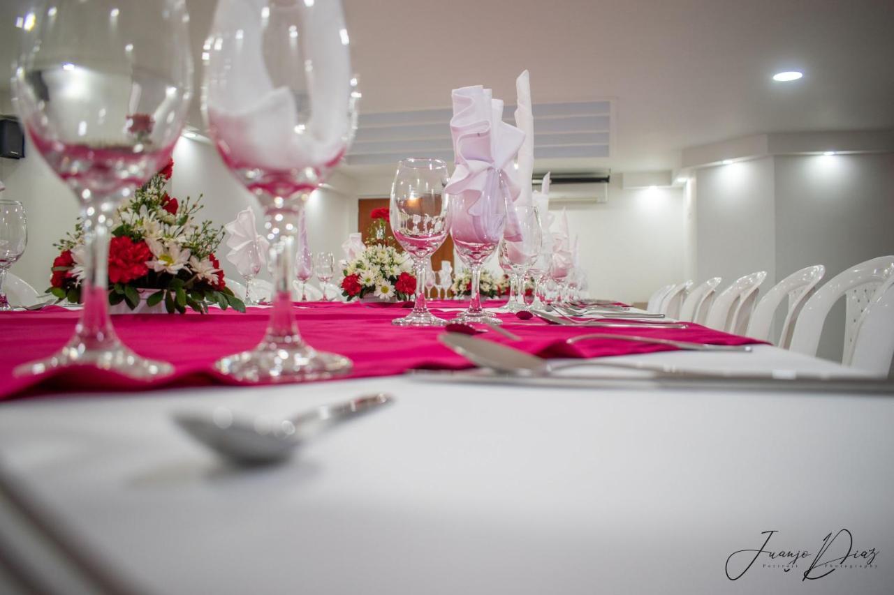 Hotel Juan Maria Тулуа Екстер'єр фото