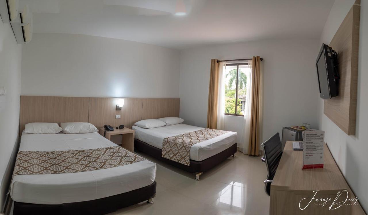 Hotel Juan Maria Тулуа Екстер'єр фото