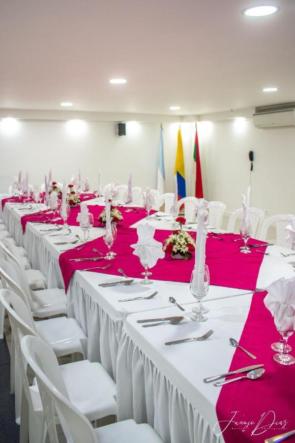 Hotel Juan Maria Тулуа Екстер'єр фото